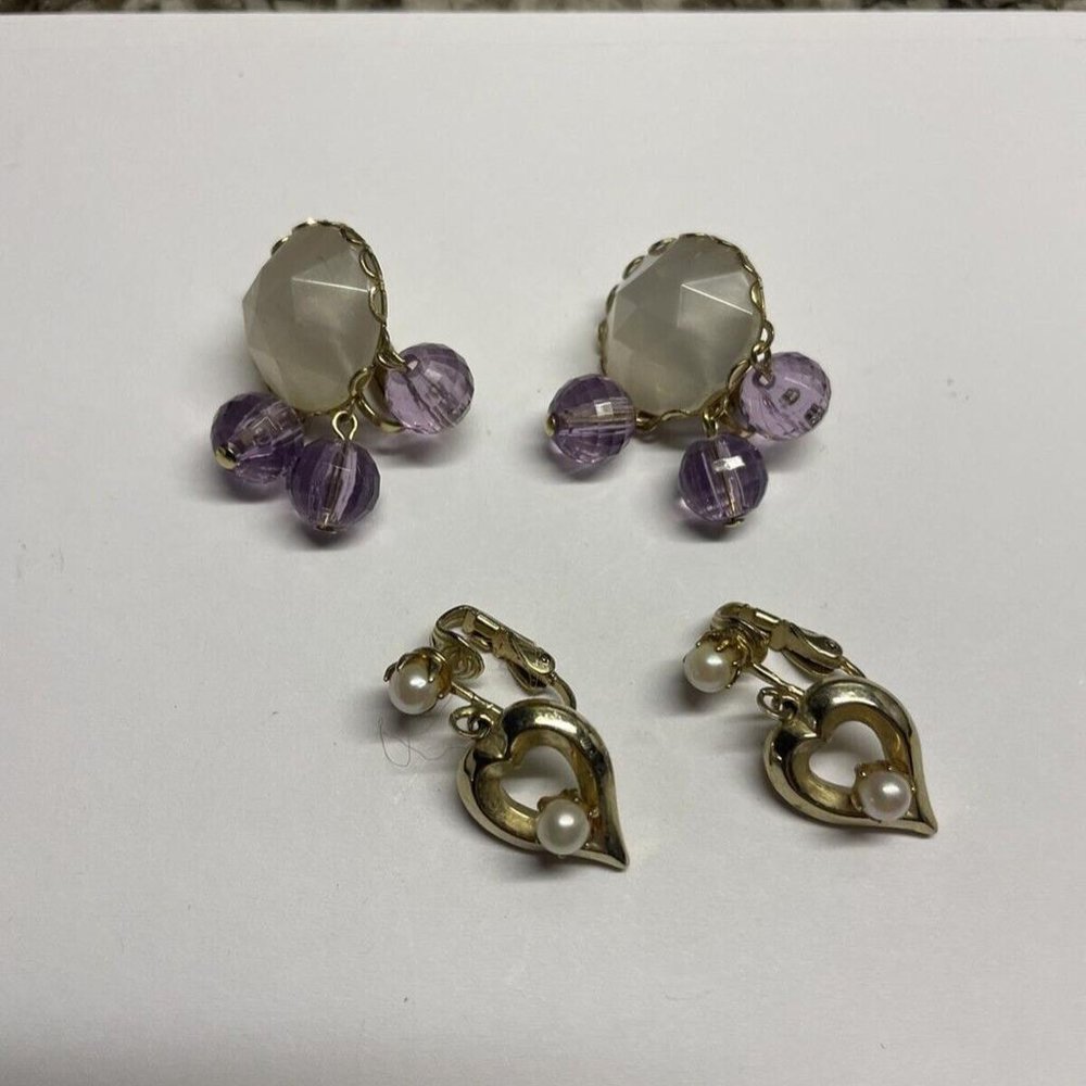 Lot Of 2 Vintage - Modern Women’s Cute Gold Tone Clip On Clip-on Dangle Drop